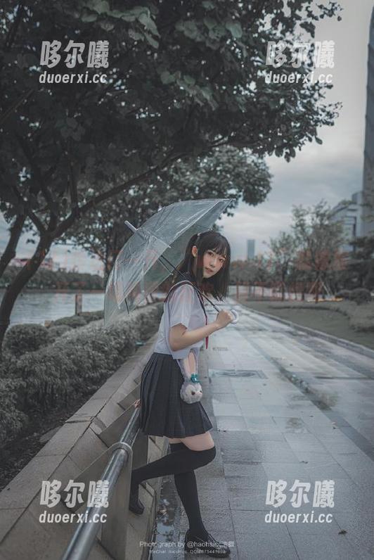 传送门一开，“www.17”就像展开了一场绚丽的狂欢，目不暇接啊