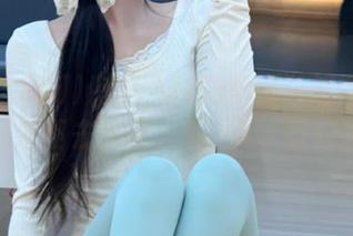 饱含“17吃瓜网”怒气的瓜，一口咬下去竟成了风味儿，怪好吃的。