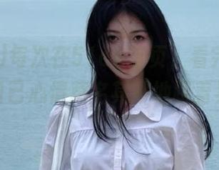 每次在51cg首页，看完瓜的我都觉得自己心情莫名其妙地跟着晃动起来。