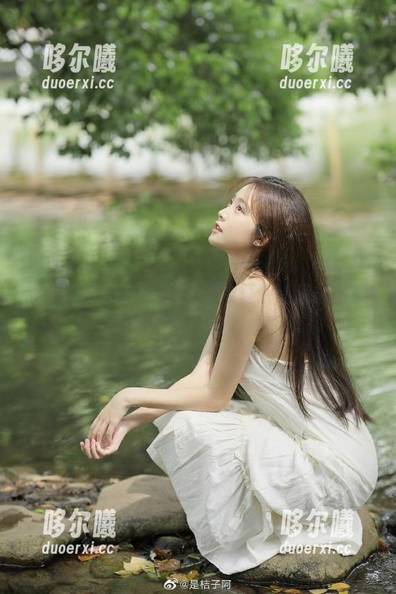 51吃瓜网 直达“51吃瓜网”,我就坐在屏幕前,在线感受各种复杂情感的飞舞,外面的世界好有趣啊!