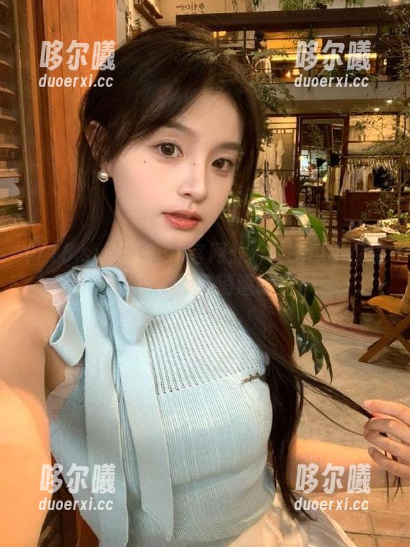 718.sx官网：听说吃瓜不仅能消肚子，还能消遣时光？