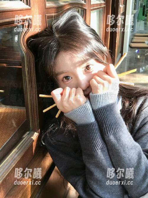 无聊的时候常去911吃瓜苹果版转转，心情竟然变好了，太不可思议了！