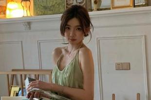 “hlw”全网讨论：公告栏上永久贴着我的情感留言！