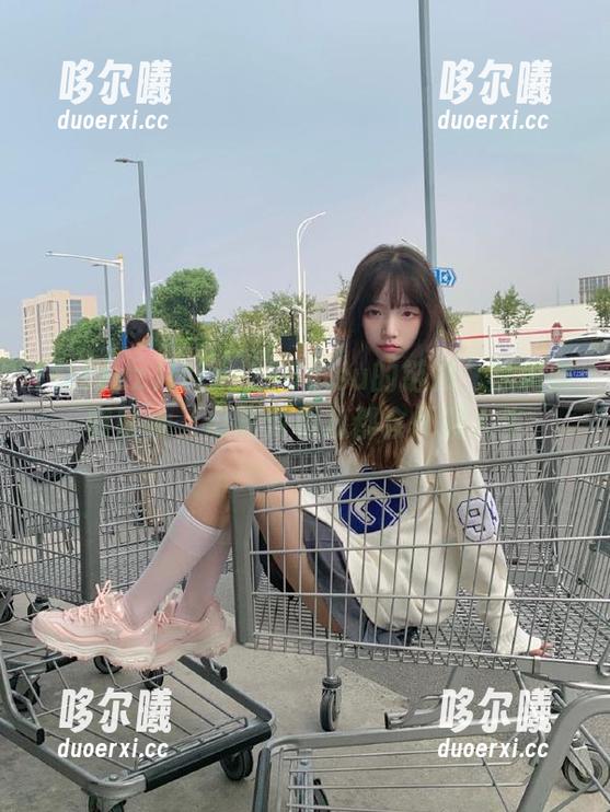 tttzzz668.su的链接：黑料随时随地，瓜吃到根儿都会怀疑人生
