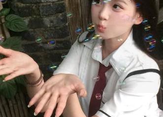 登录后的我，竟然被“www.17@”里的瓜圈吸引了，心里有点小激动。