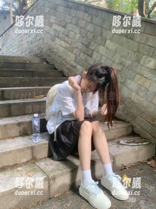 “zztt01”线路教会我，一杯咖啡可以剪短时间，像个小间谍。