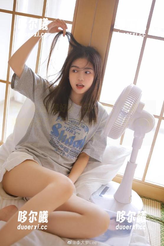 美好的“五一吃瓜”视频中，娜娜展示了真正的吃瓜风貌，比任何美食都让我动心！
