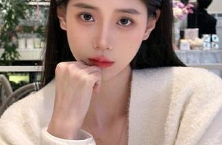 早上的阳光透过朝阳，吃瓜网视频里的邻居们竟然兴起了“抖音接力”！