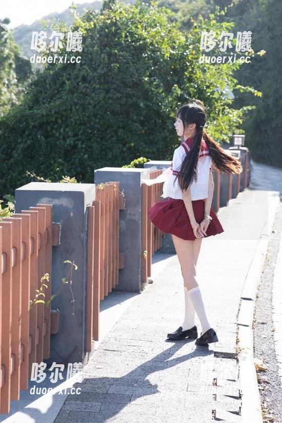 观看“在线吃瓜网51”里最尴尬的时刻，真想把脸埋进涂鸦堆里。