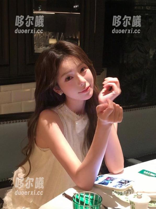 偷偷说一句，黑料太多了，等你来每日吃瓜链接解锁！