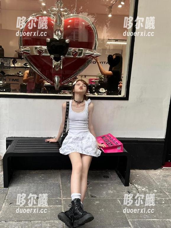 妈呀！海角吃瓜app里的黑料比我家的零食还吸引！