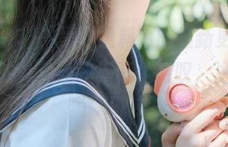 “黑哥扒料”的最新更新，花里胡哨的八卦让我忍不住感叹，生活真是个戏啊！