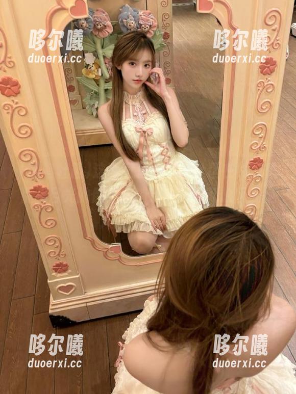 这网页里的黑料社区在线，吸引我目光的倒不是消息，而是评论区的疯狂。